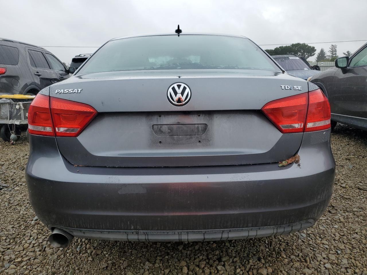 2014 VOLKSWAGEN Passat