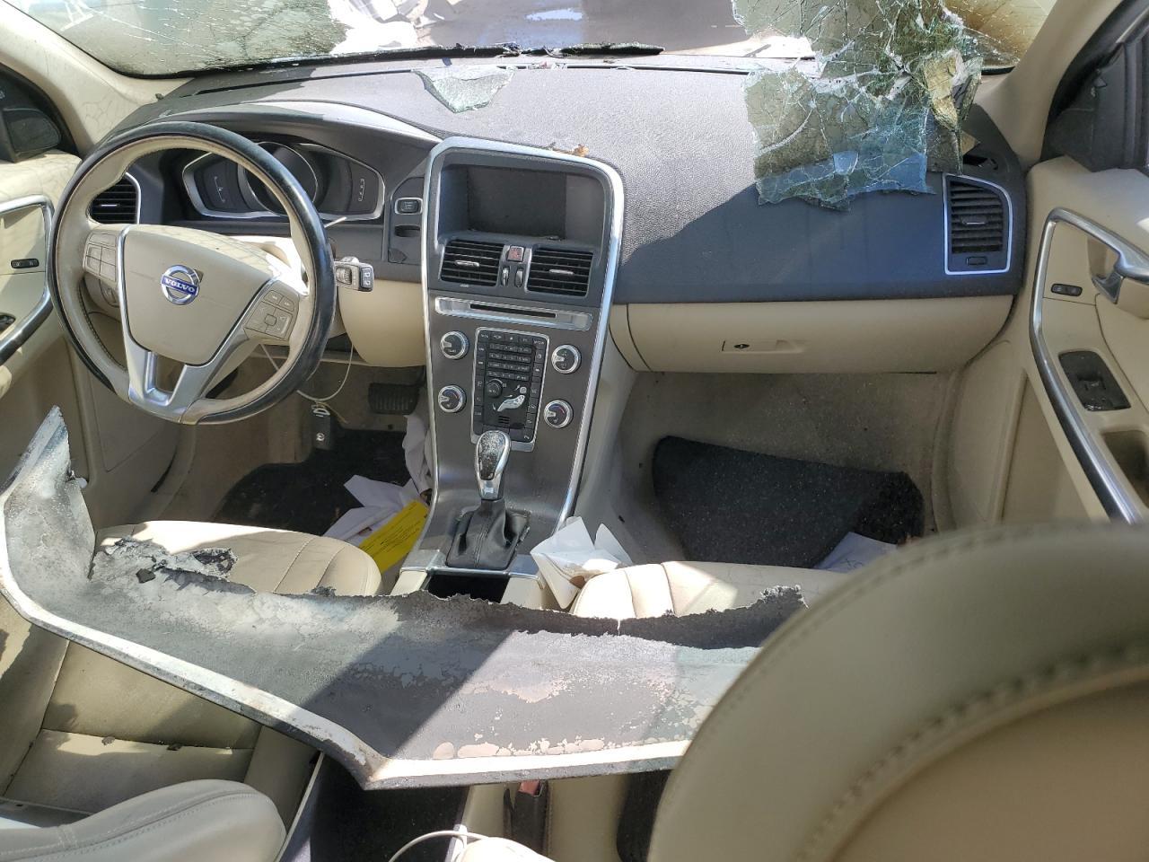 2015 VOLVO XC60