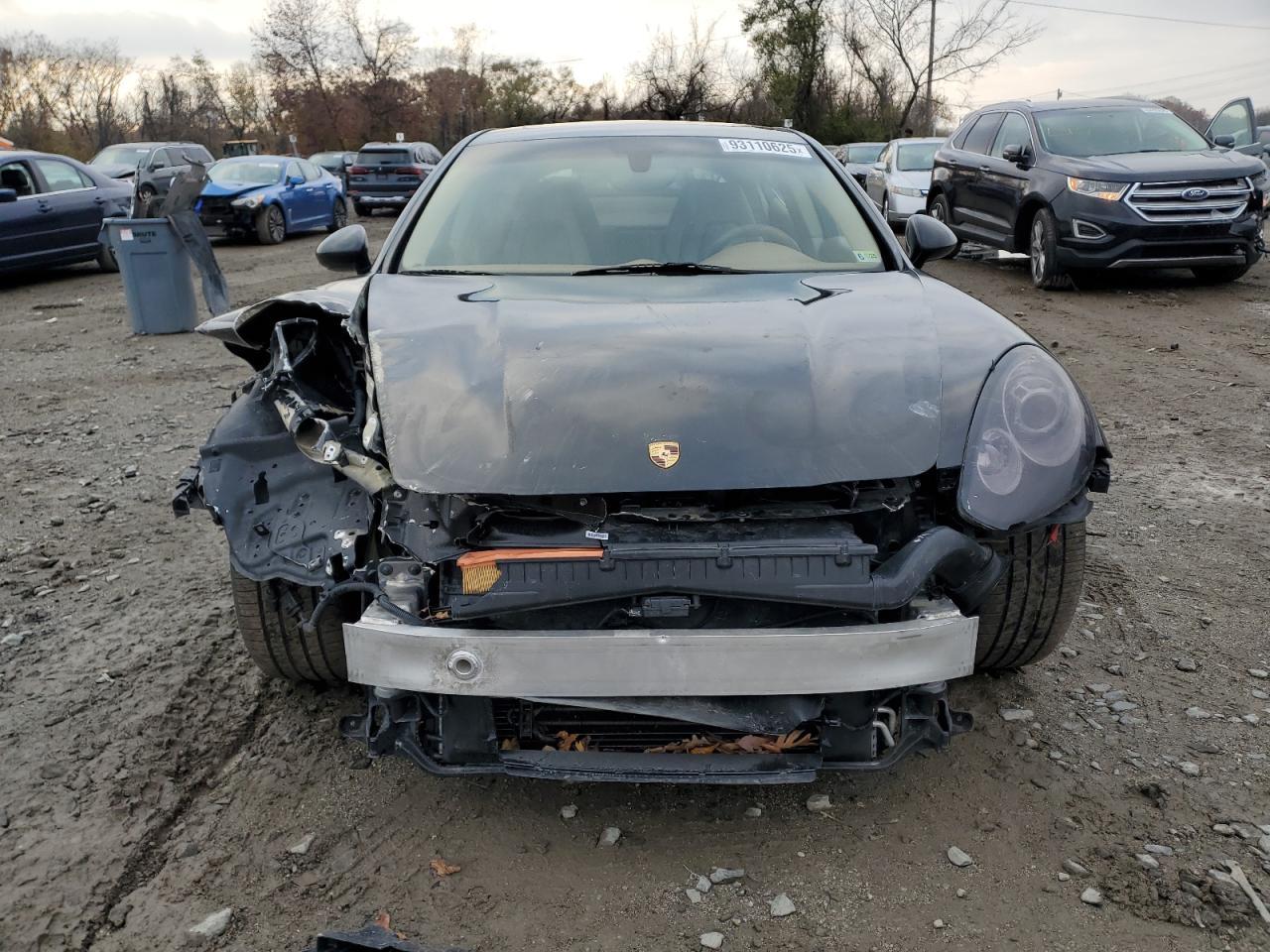 2011 PORSCHE Panamera