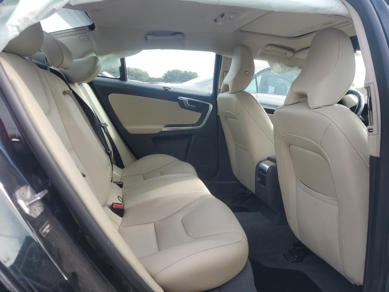 2017 VOLVO S60