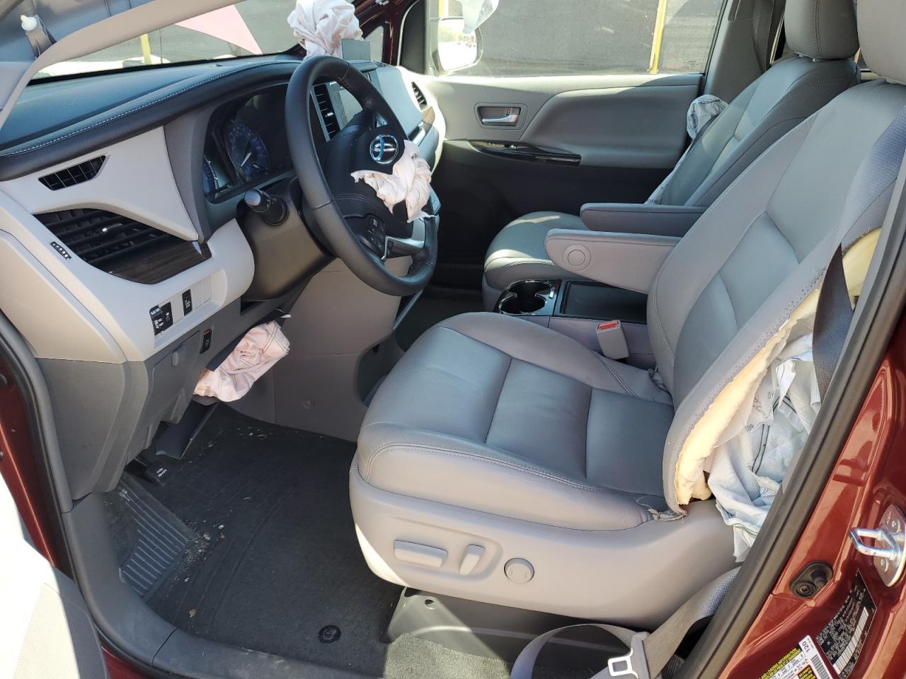 2015 TOYOTA SIENNA