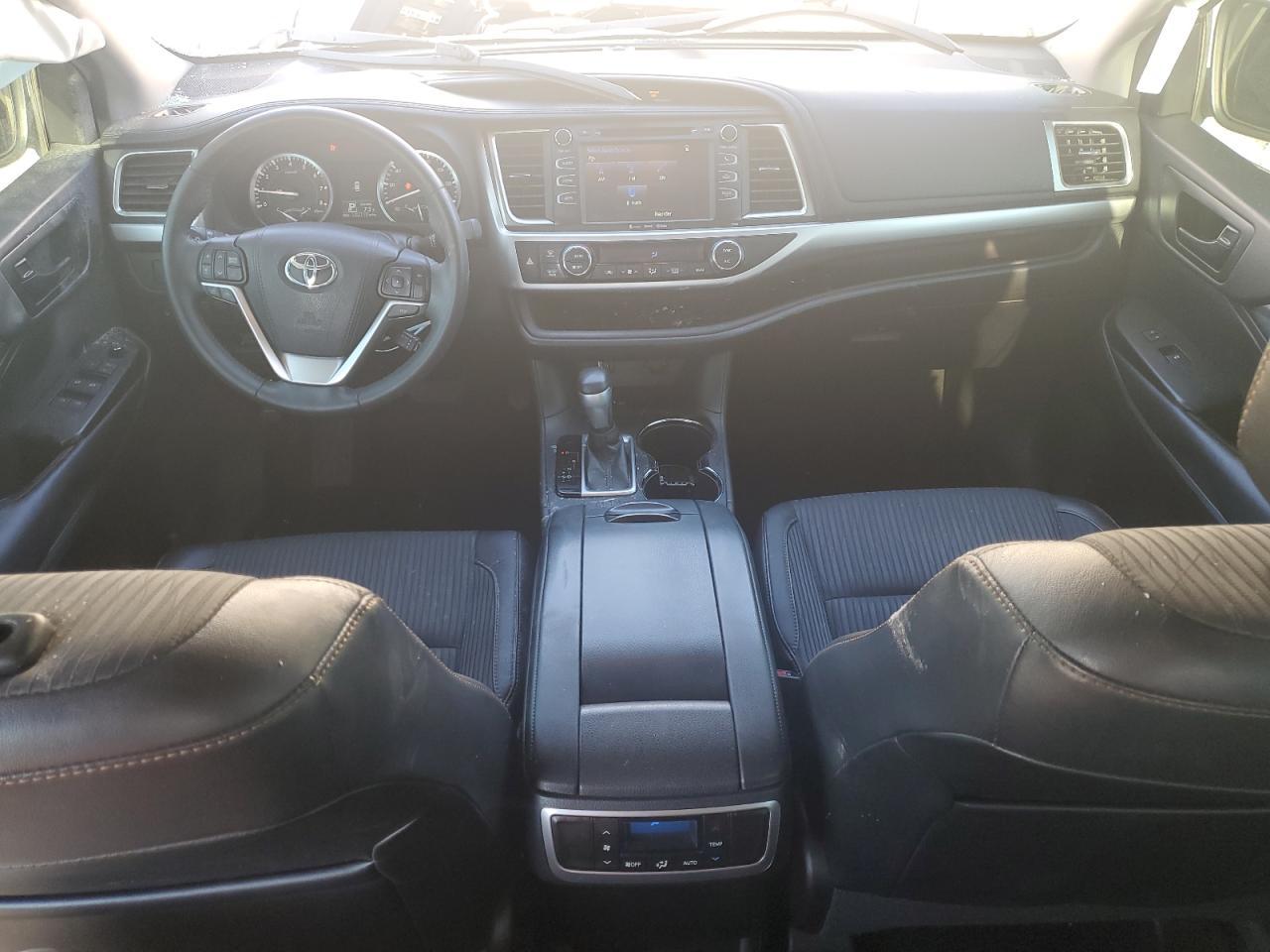 2016 TOYOTA HIGHLANDER