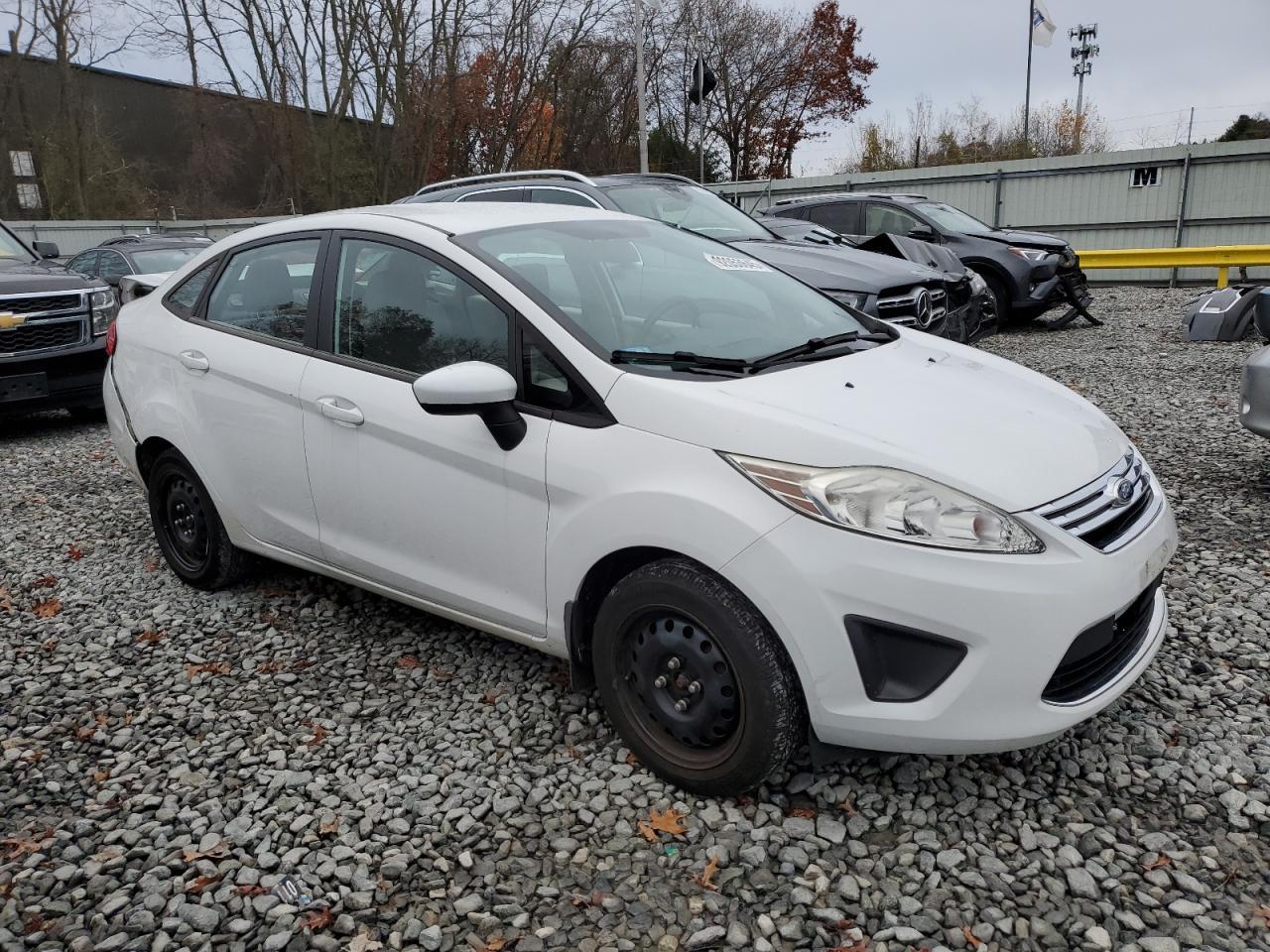2011 FORD Fiesta