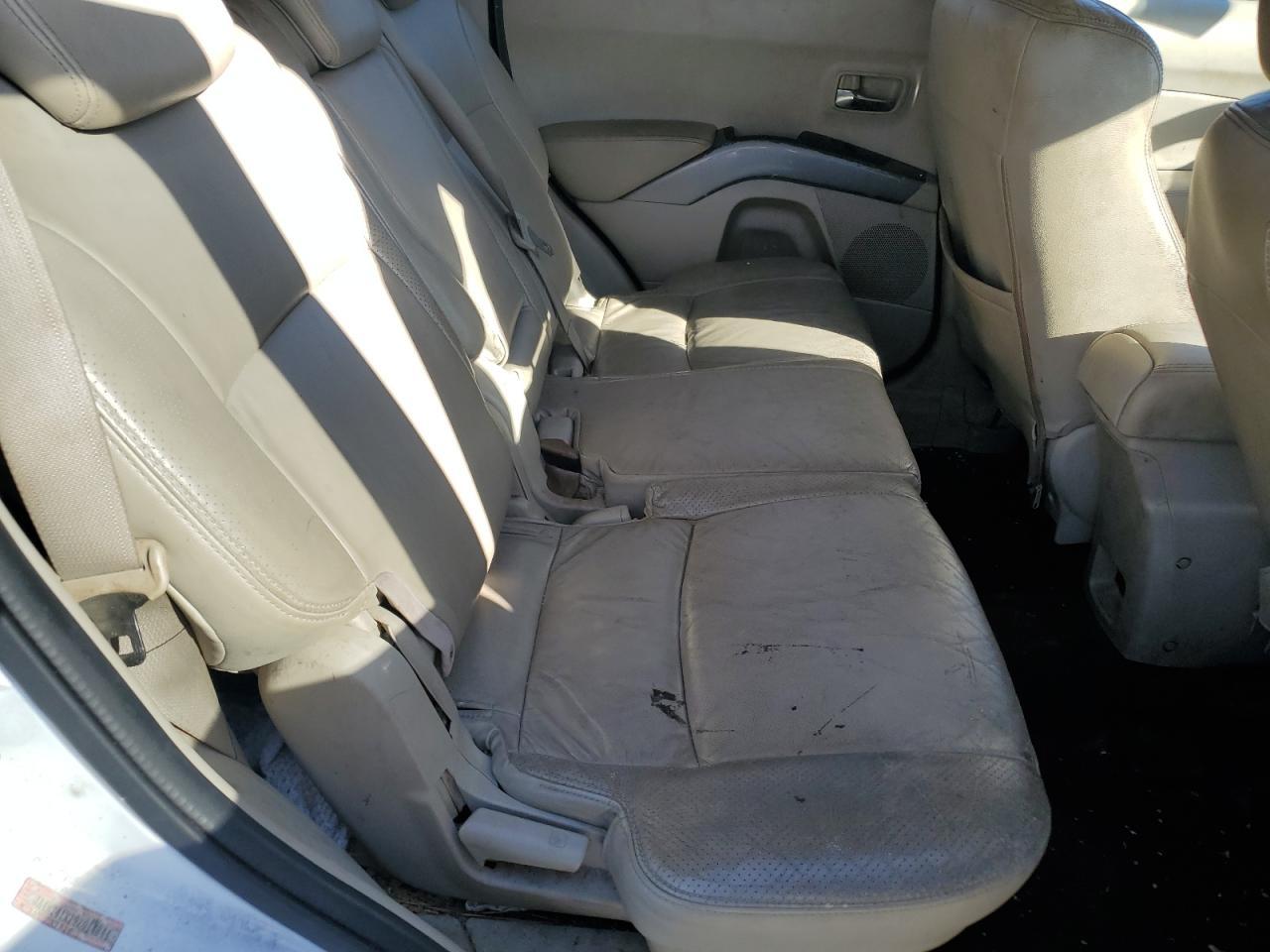 2009 MITSUBISHI outlander