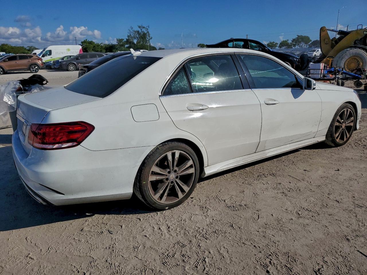2014 MERCEDES-BENZ E-Class