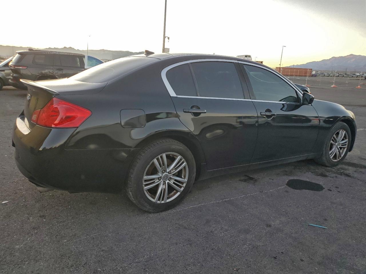 2011 INFINITI G25