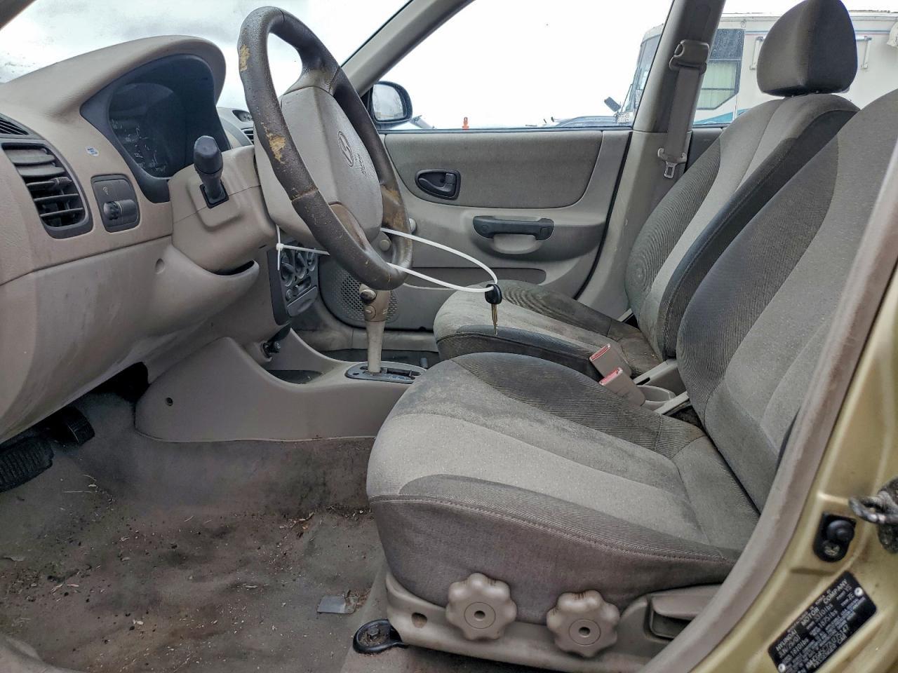 2002 HYUNDAI ACCENT