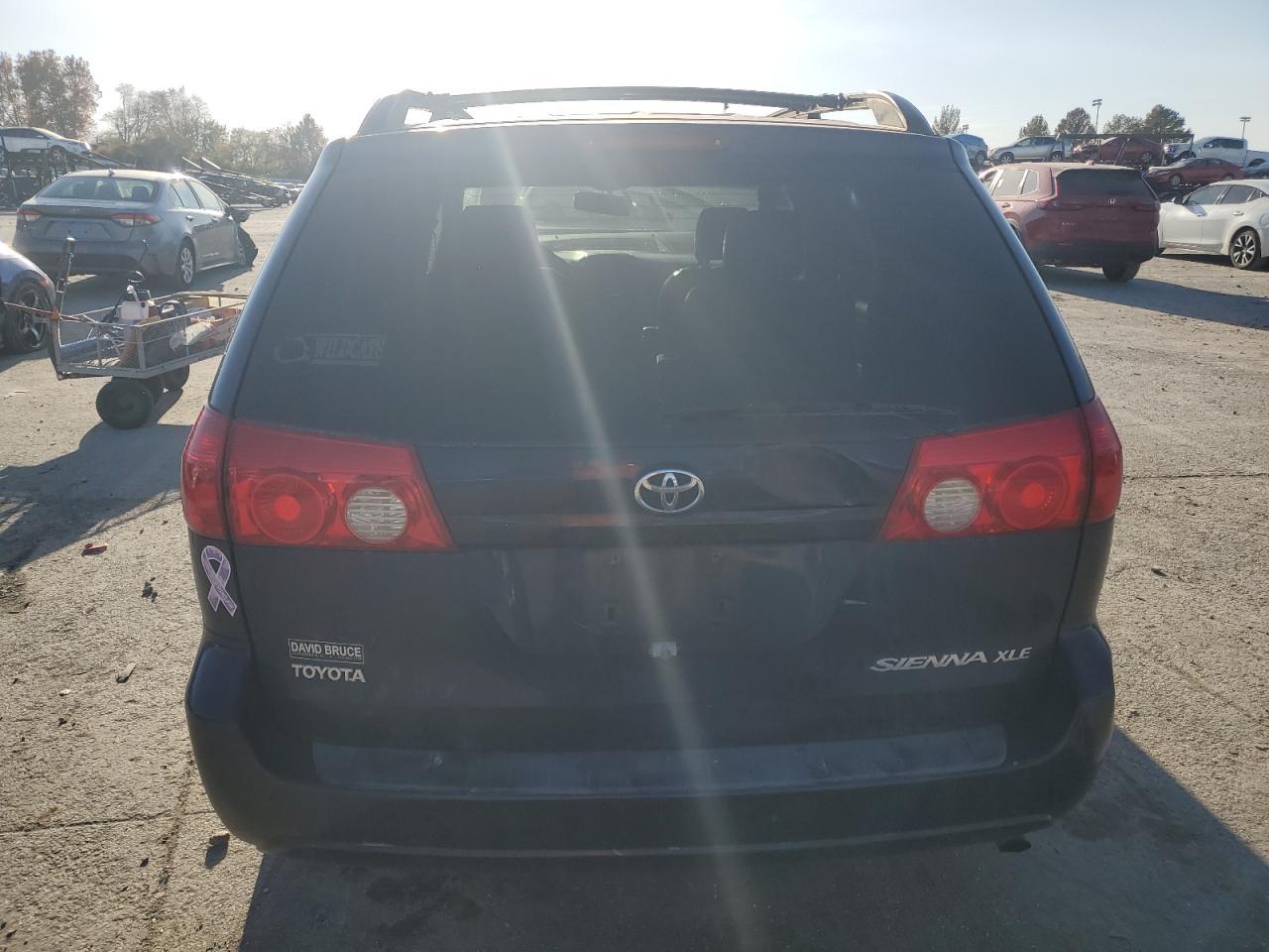 2007 TOYOTA SIENNA