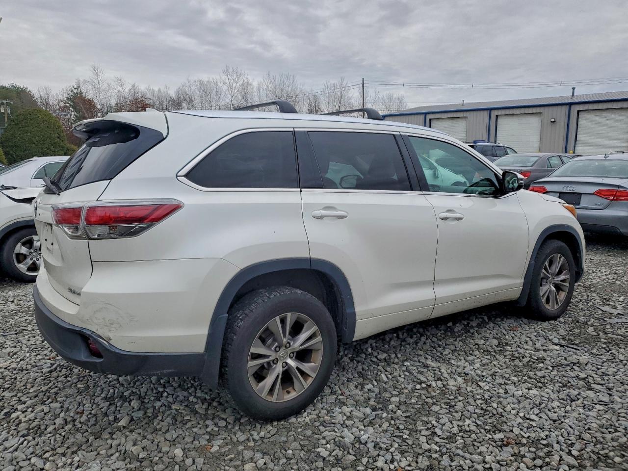 2015 TOYOTA HIGHLANDER