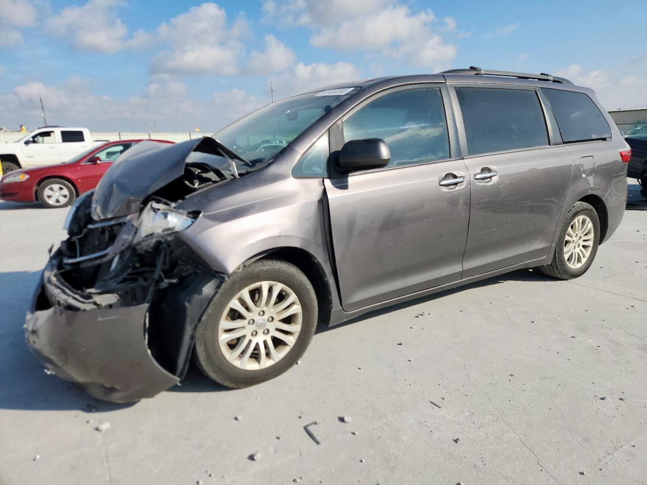 2016 TOYOTA SIENNA