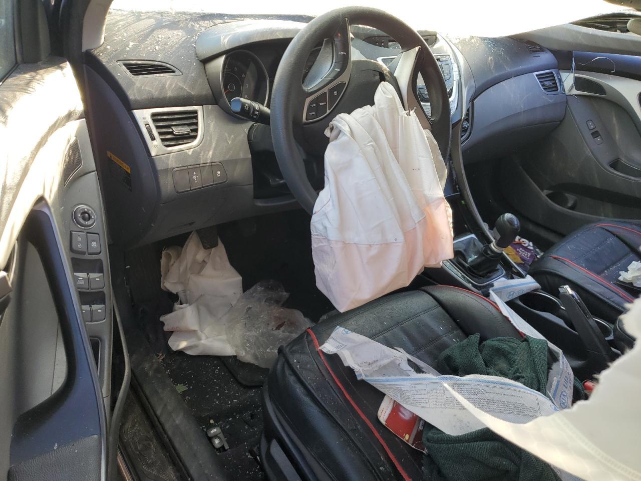 2012 HYUNDAI ELANTRA