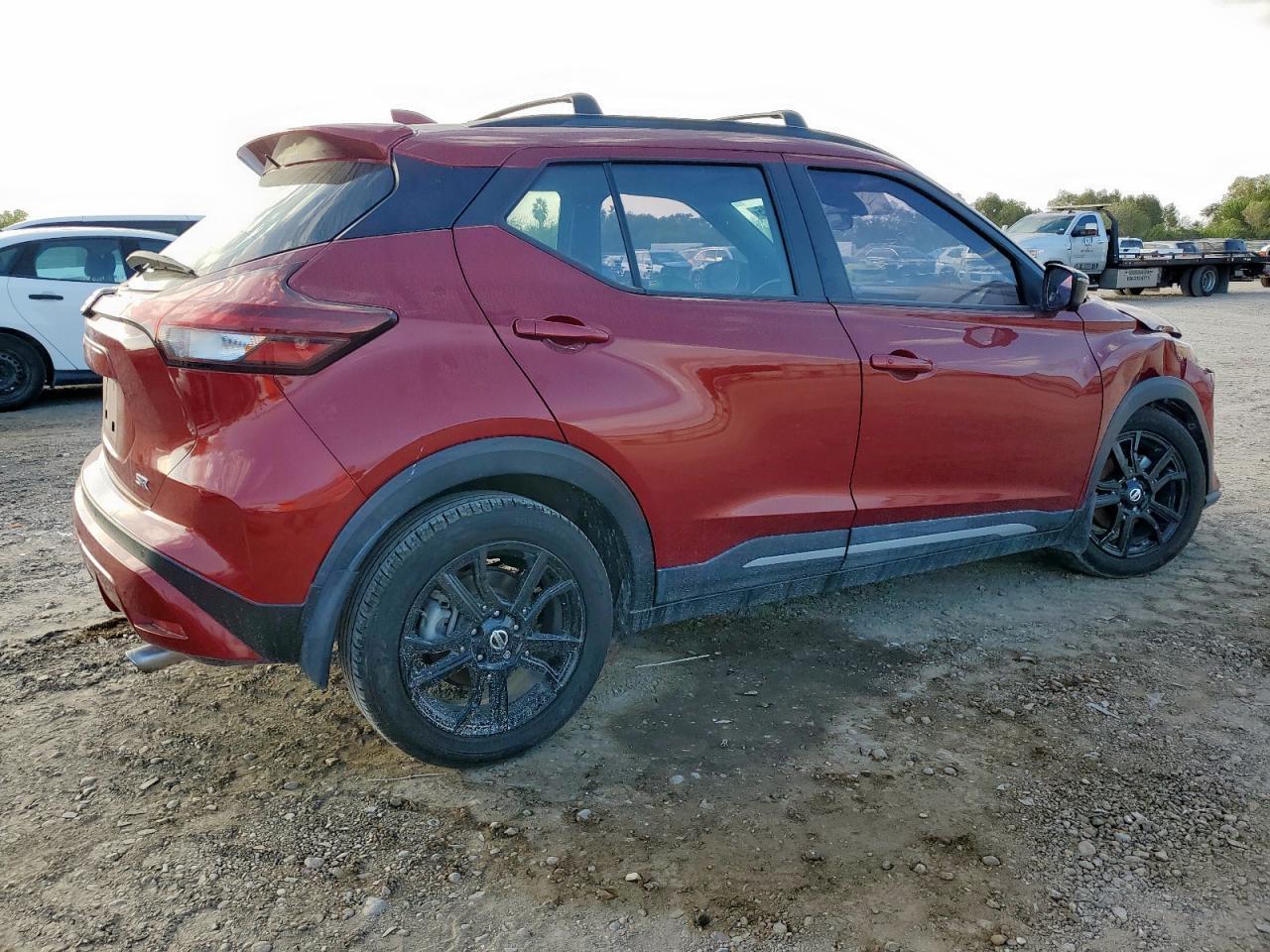2021 NISSAN KICKS