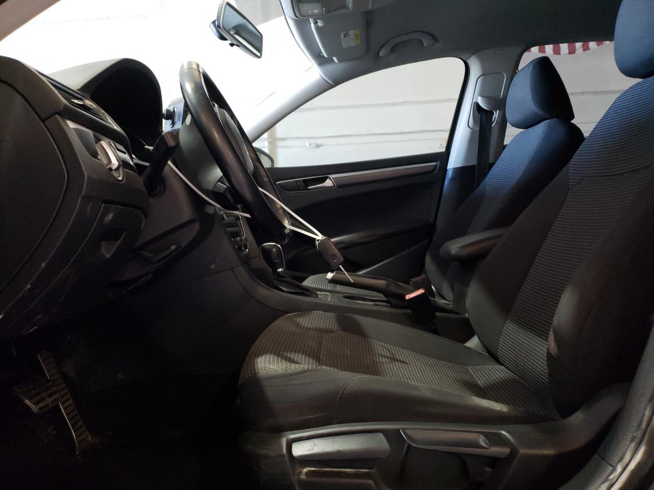 2016 VOLKSWAGEN Passat