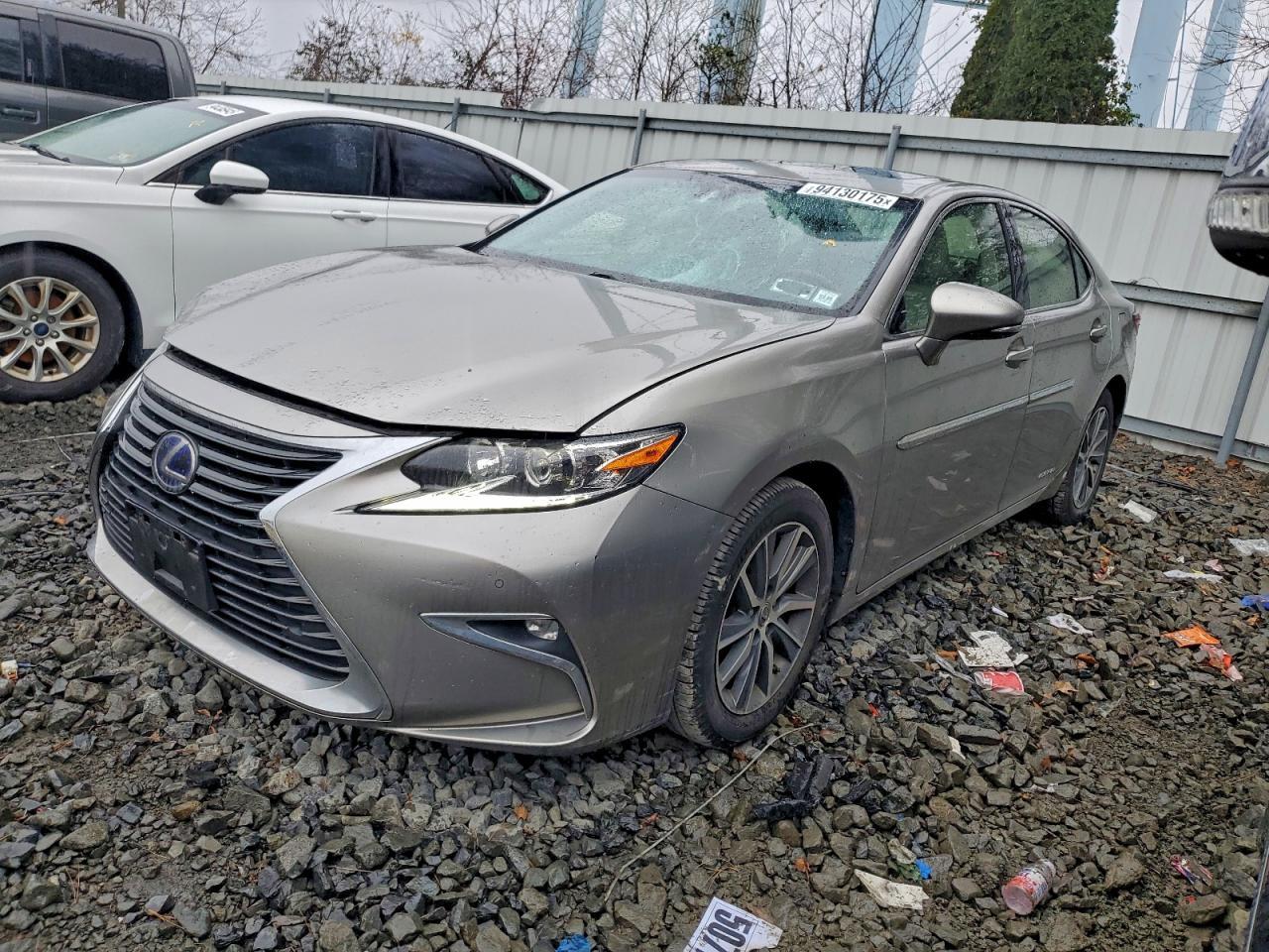 2016 LEXUS ES 300H