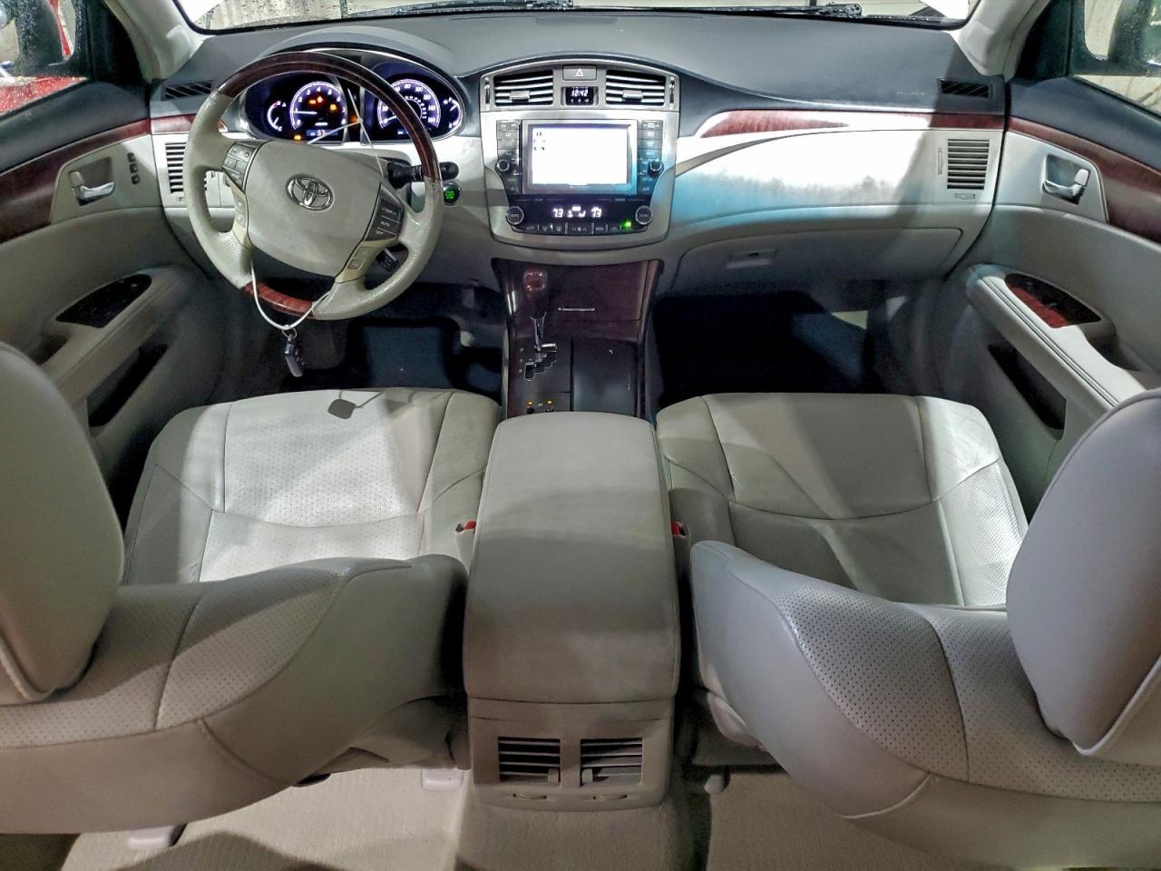 2011 TOYOTA Avalon