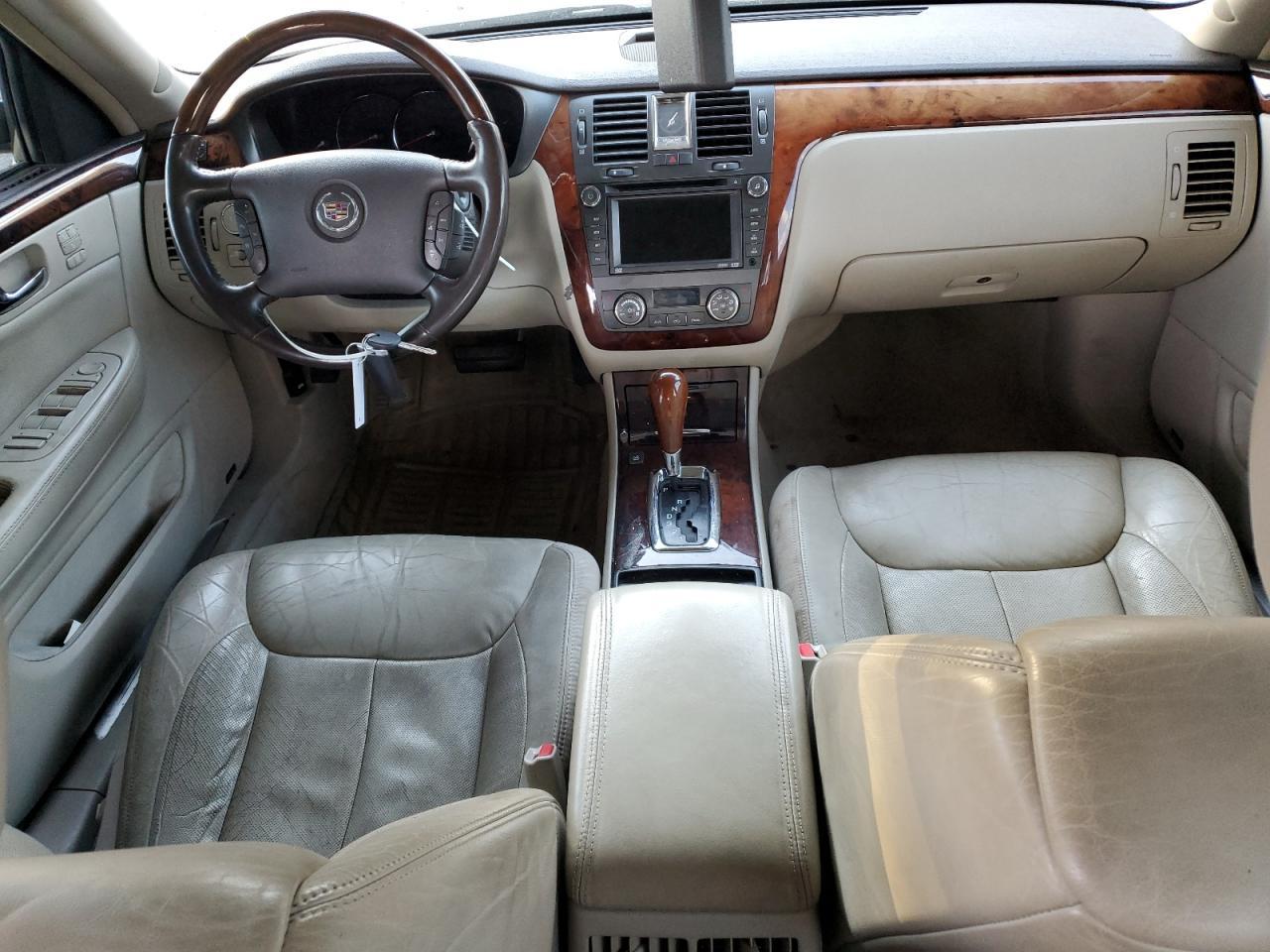 2010 CADILLAC DTS