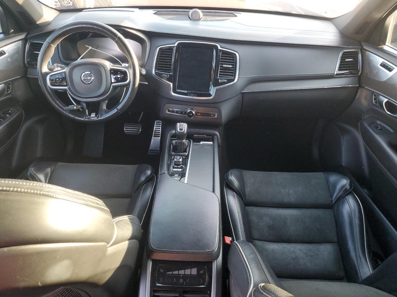2019 VOLVO XC90