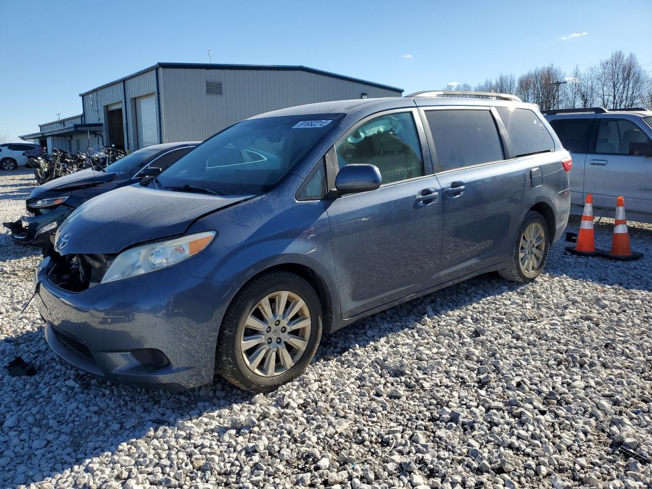 2015 TOYOTA SIENNA