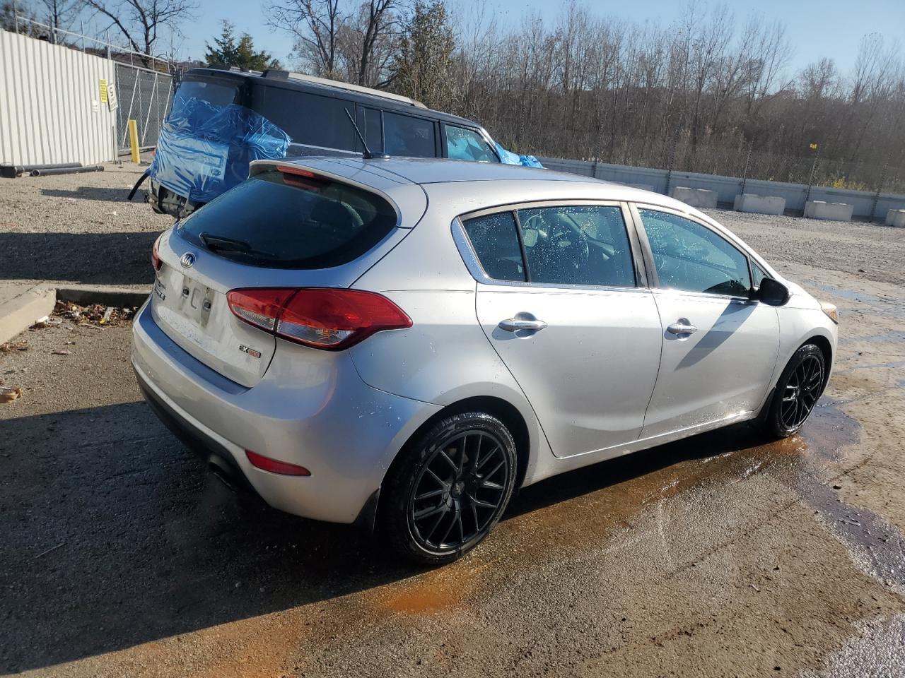 2016 KIA FORTE