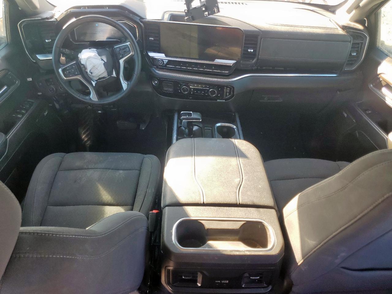 2024 CHEVROLET Silverado