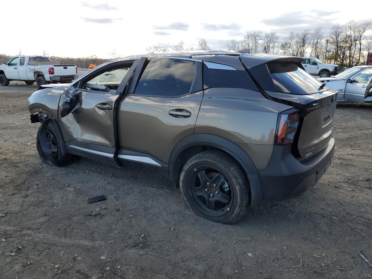 2025 NISSAN KICKS