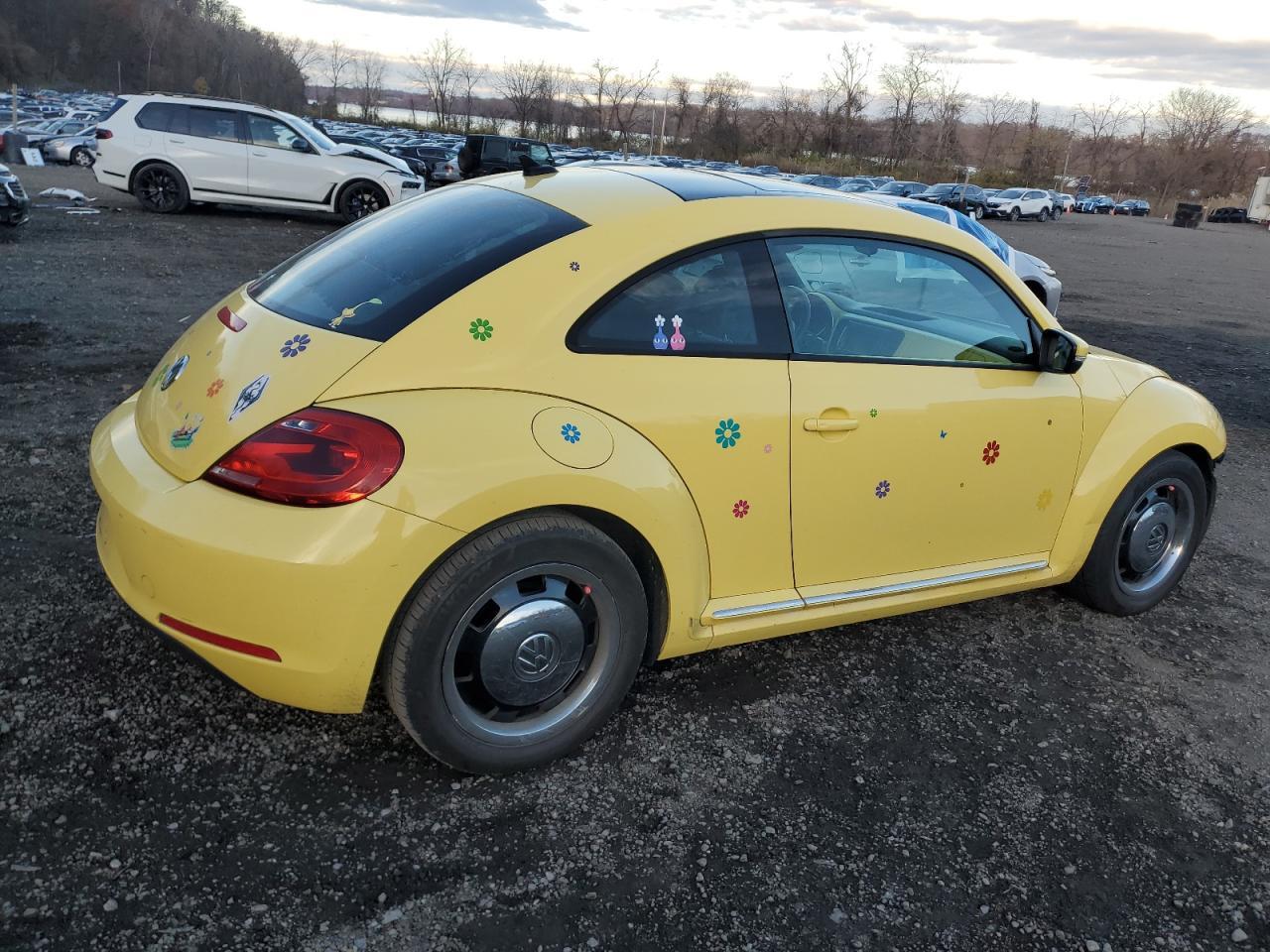 2012 VOLKSWAGEN Beetle