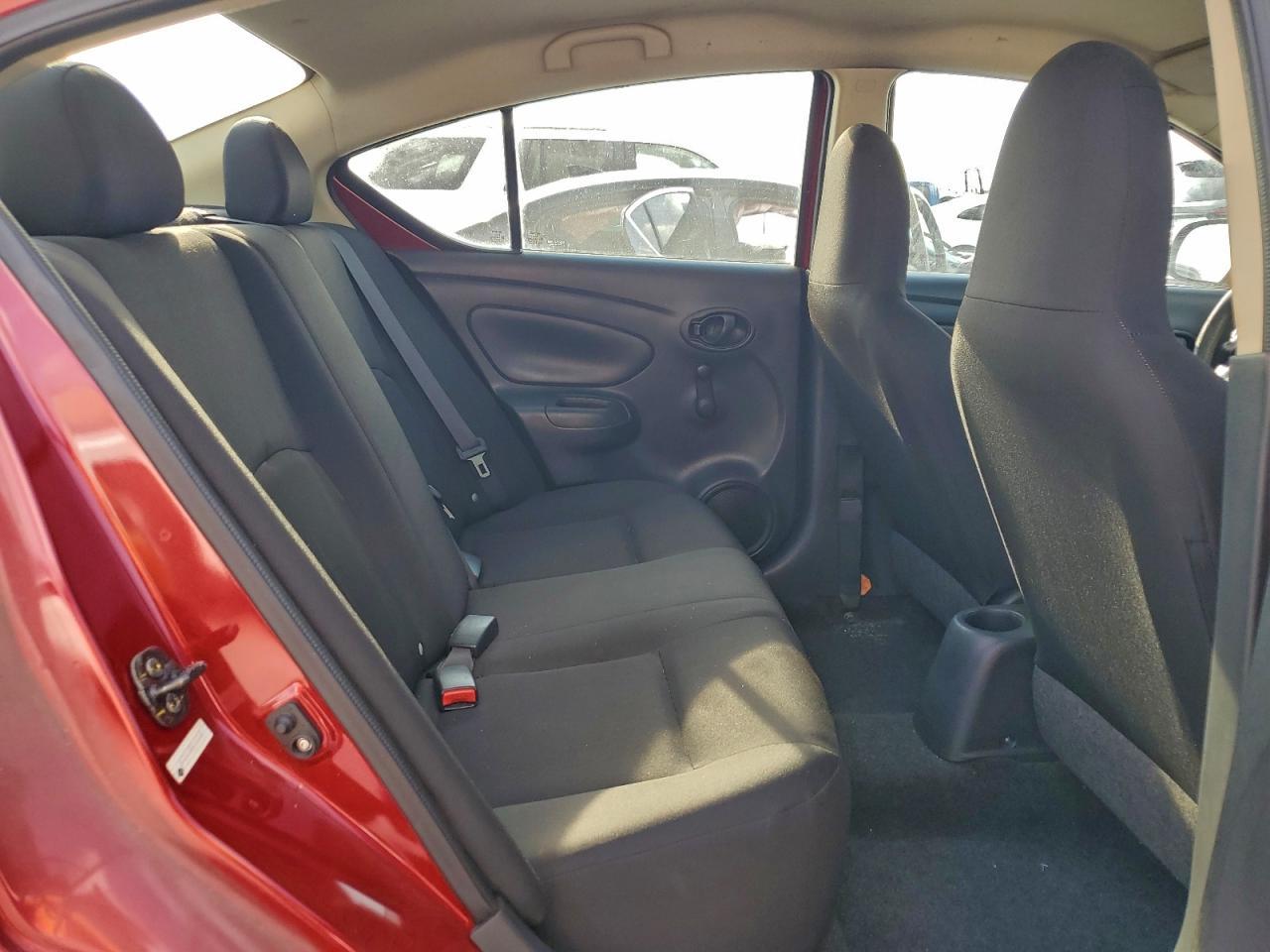 2015 NISSAN VERSA