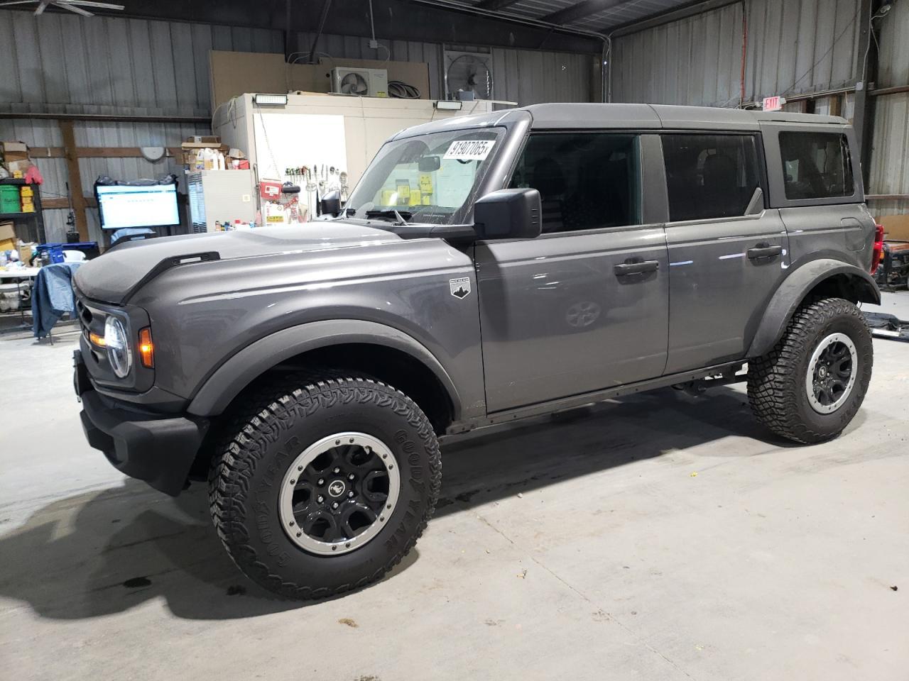 2023 FORD Bronco