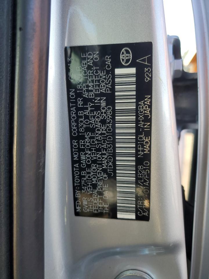 2013 TOYOTA Prius c