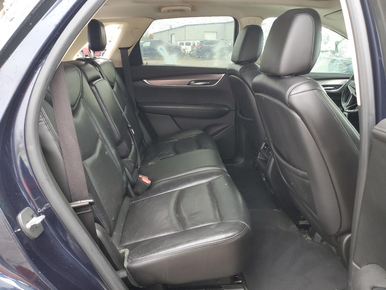2017 CADILLAC XT5
