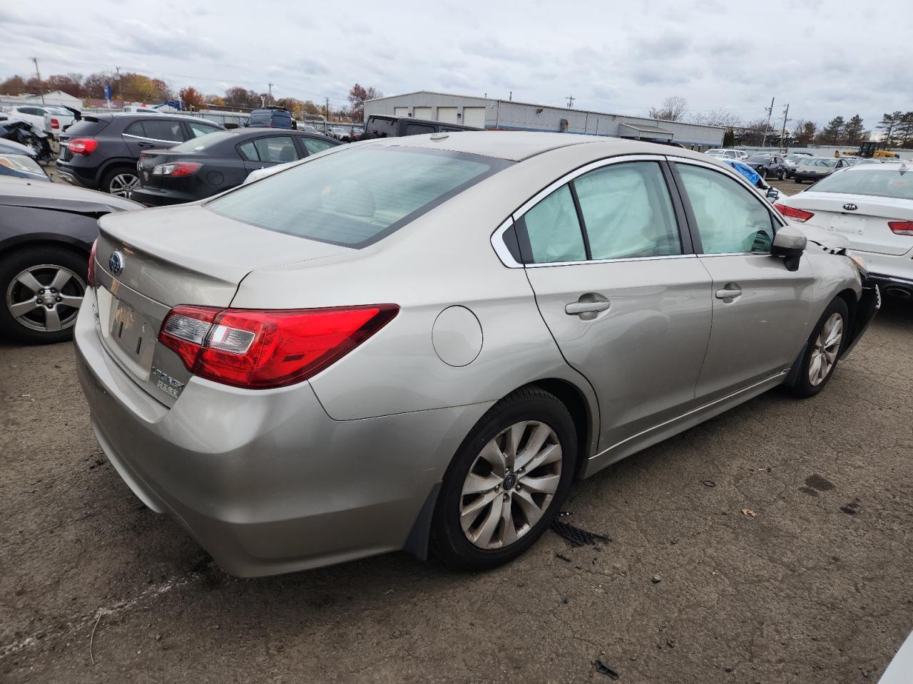 2015 SUBARU Legacy