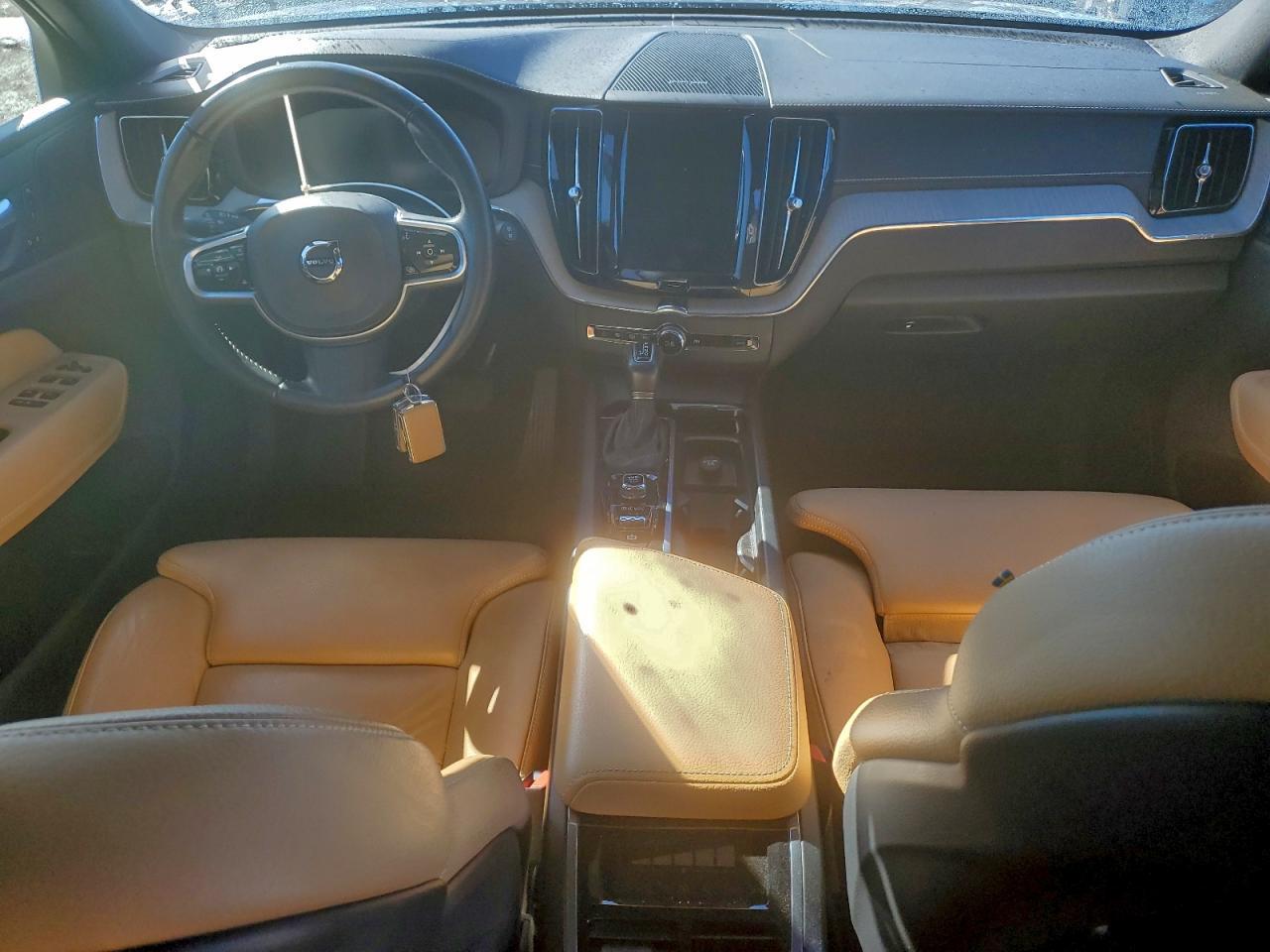 2020 VOLVO XC60