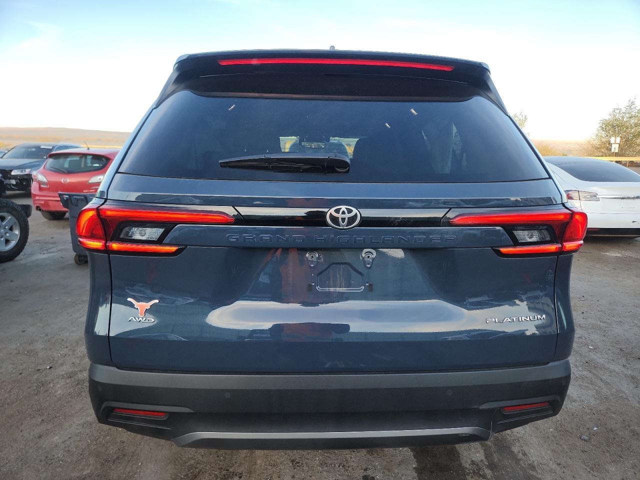 2024 TOYOTA HIGHLANDER