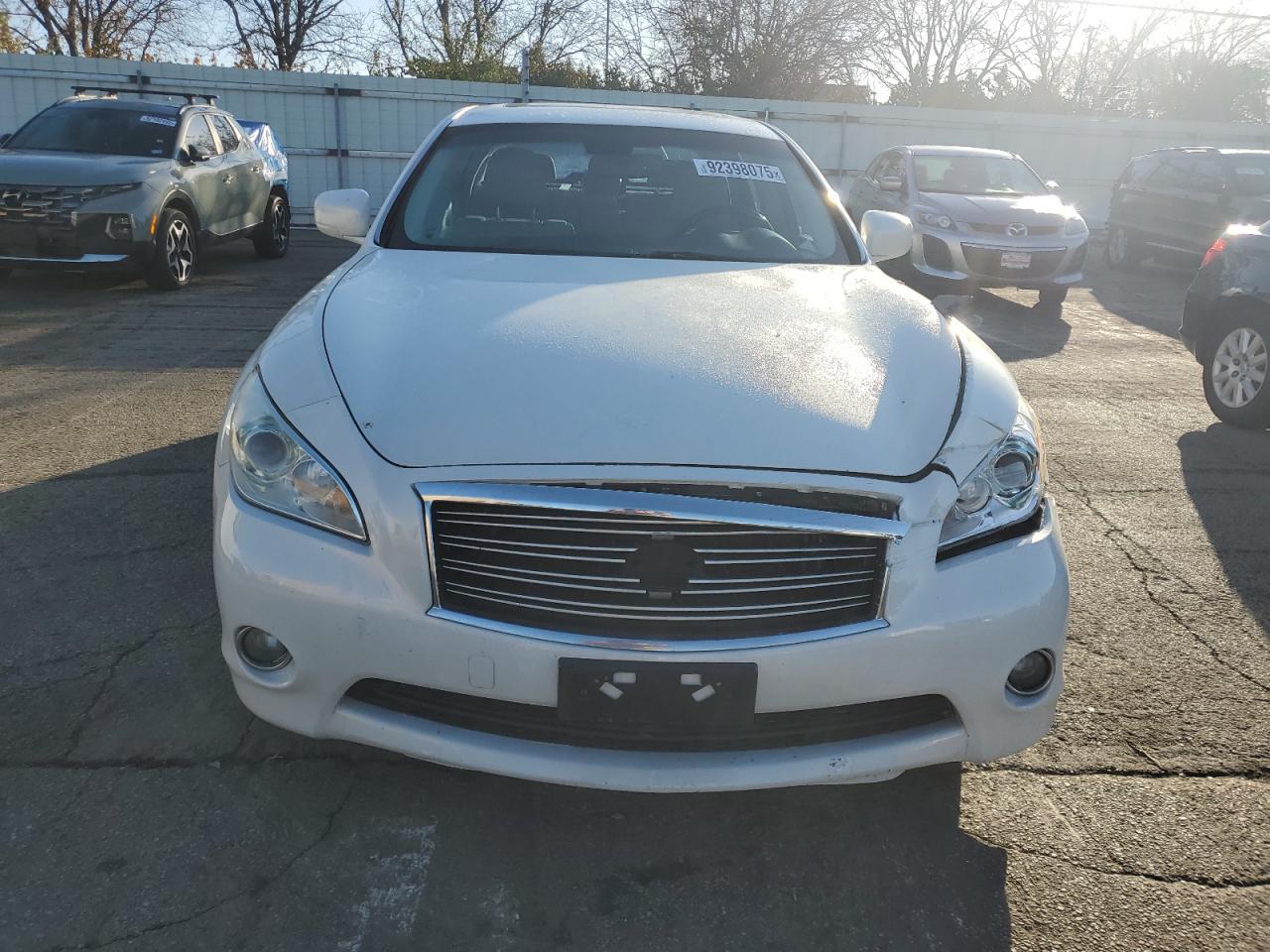 2011 INFINITI M37