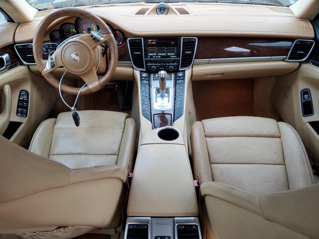 2011 PORSCHE Panamera
