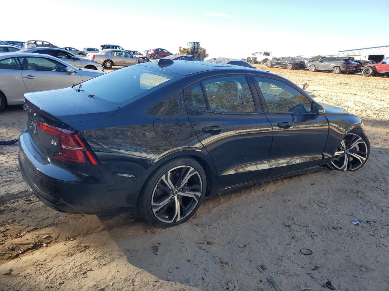 2024 VOLVO S60