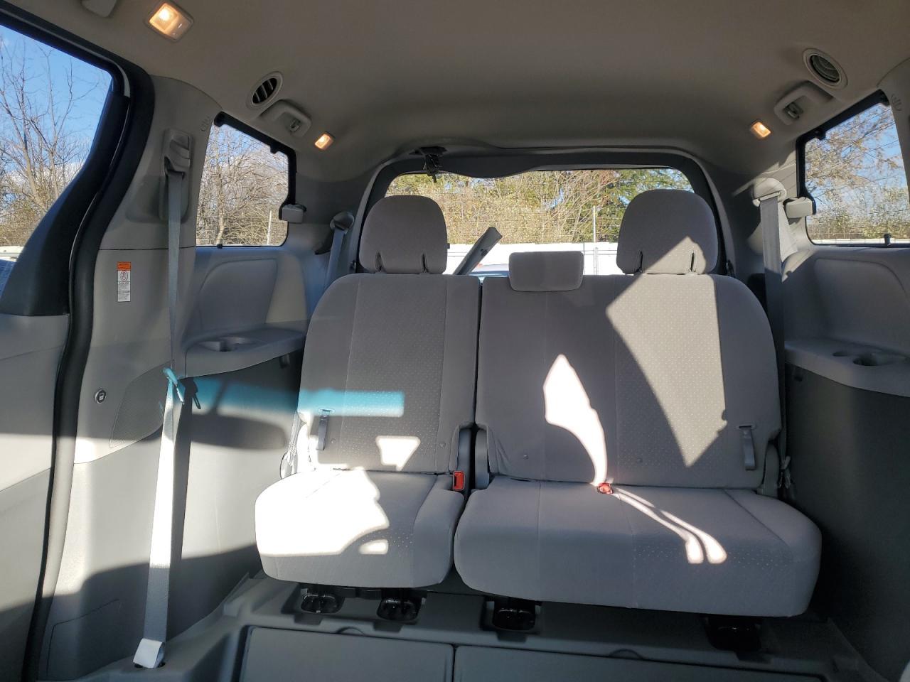 2015 TOYOTA SIENNA