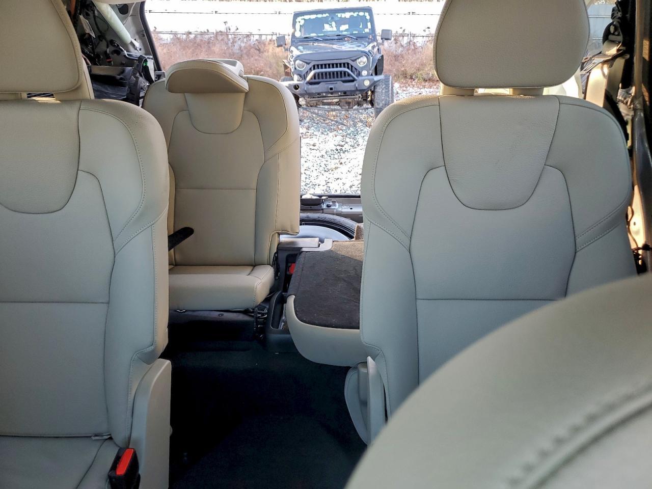 2025 VOLVO XC90