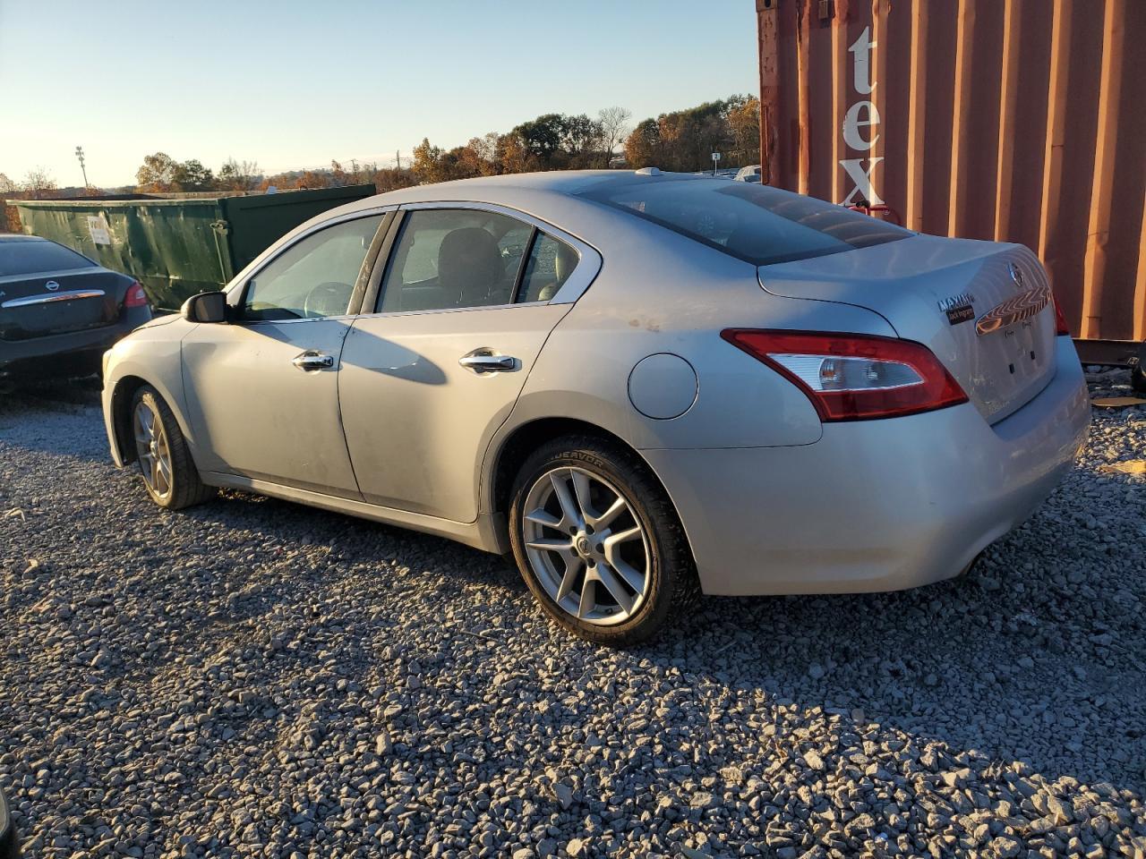 2011 NISSAN Maxima