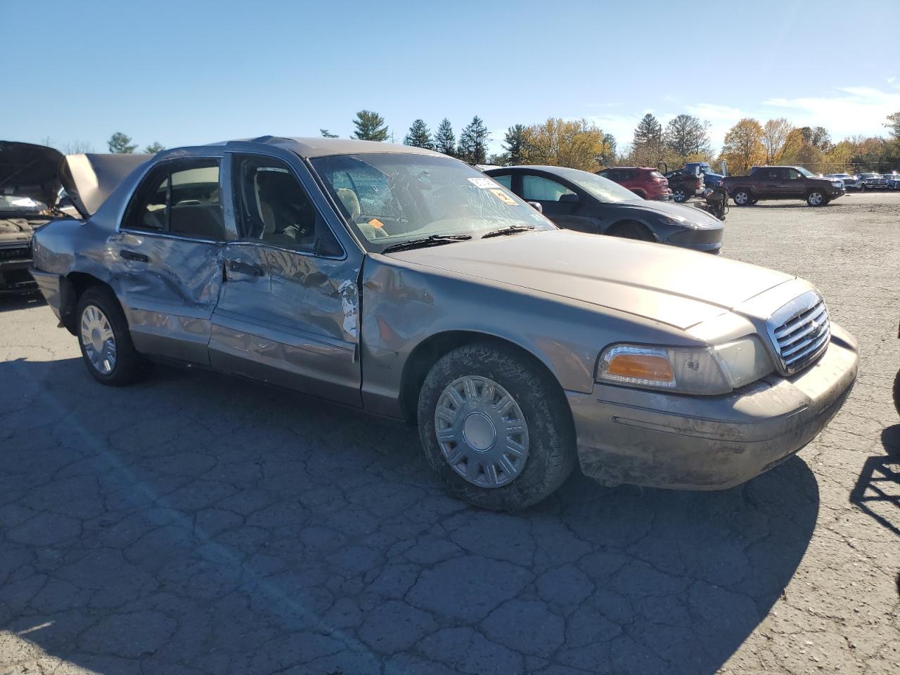 2004 FORD Crown Victoria