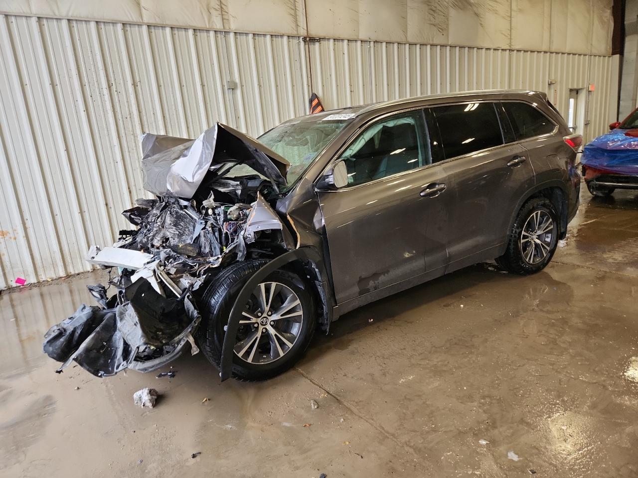 2016 TOYOTA HIGHLANDER