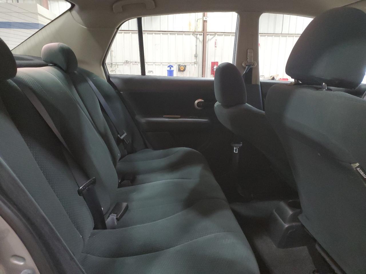 2011 NISSAN VERSA