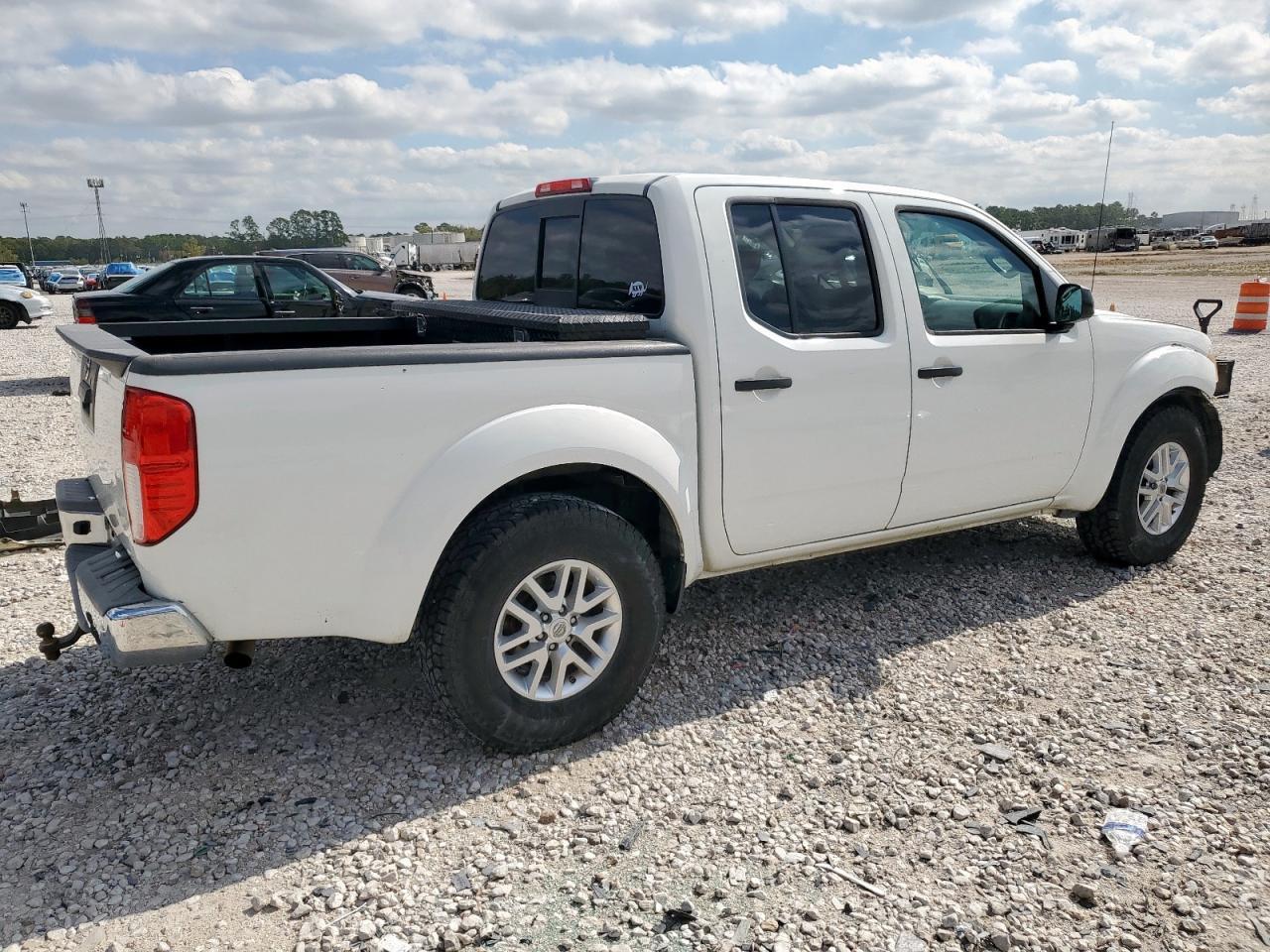 2017 NISSAN Frontier