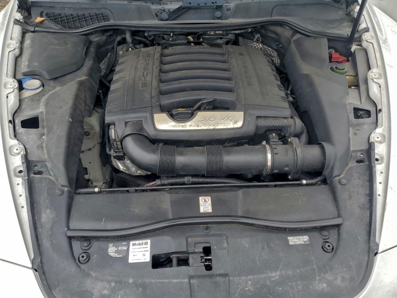 2014 PORSCHE CAYENNE