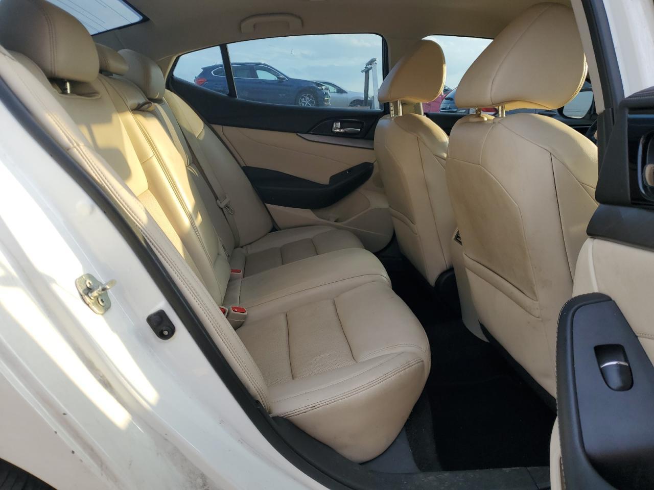 2017 NISSAN Maxima