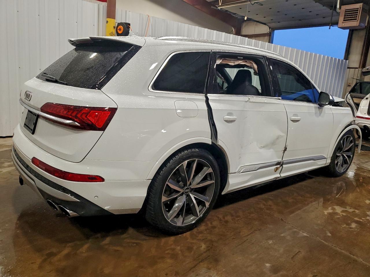 2021 AUDI SQ7
