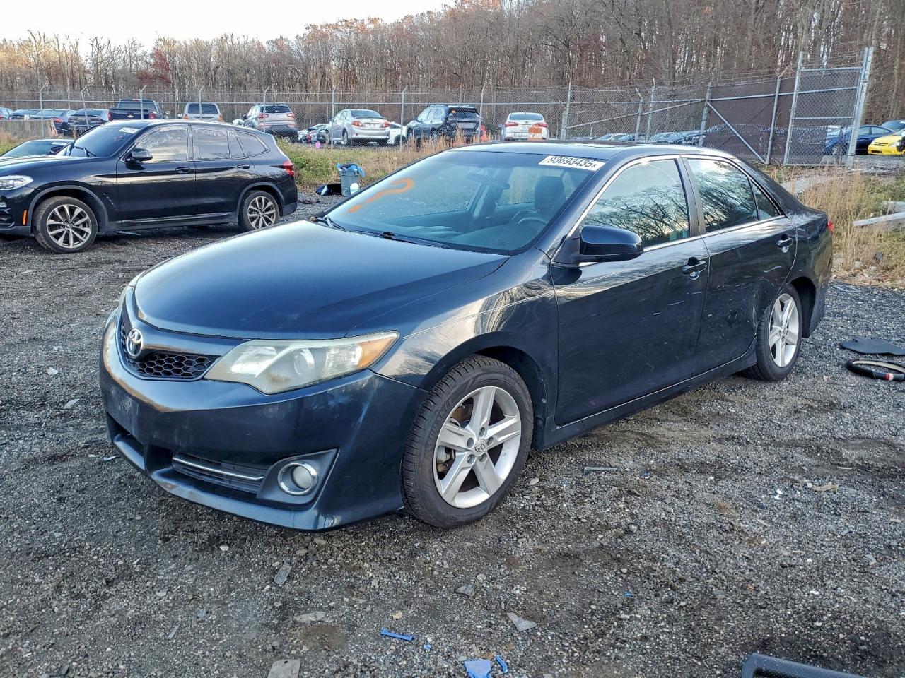 2014 TOYOTA CAMRY
