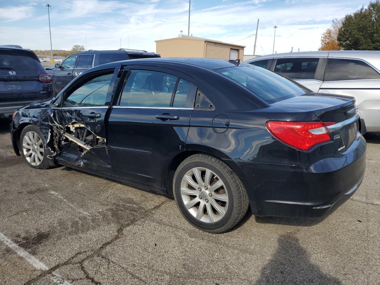 2011 CHRYSLER 200