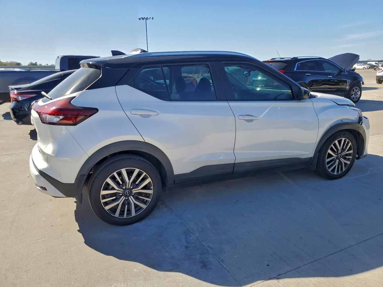 2022 NISSAN KICKS