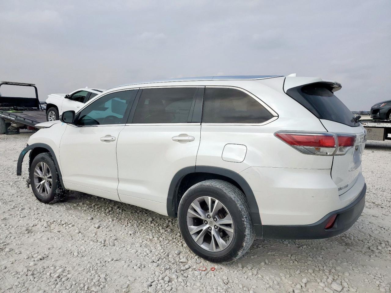 2015 TOYOTA HIGHLANDER
